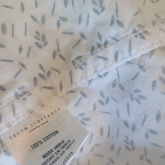 Patterned White Short Sleeve Shirt - Picture 6 of 10